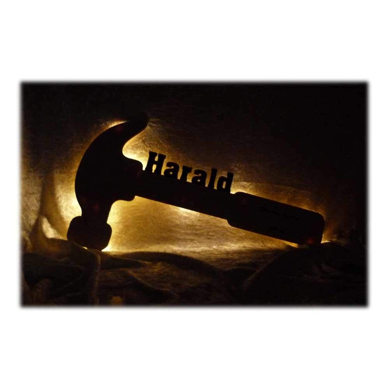 Schlumlumlicht24 3D LED Nachtlicht “Zimmermann roofer hammer” with name for fathers father funny man men gifts for craftsmen handyman as a personalized decoration lamp