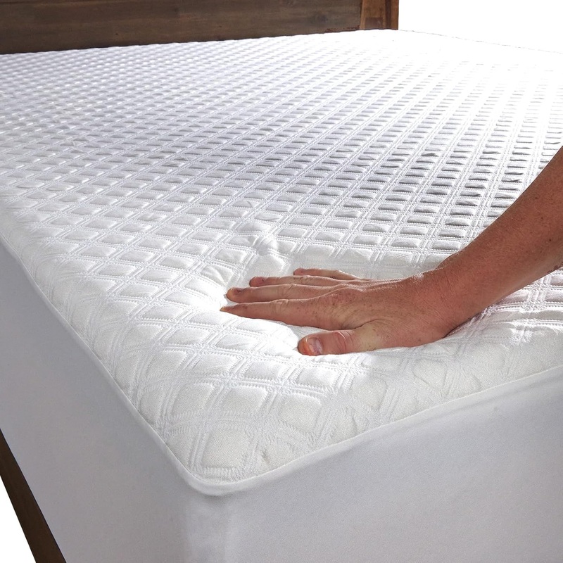 SafeRest Sleepure 100% Waterproof Cal King Size Mattress Protector  Viscose Derived from Bamboo  Fitted with Stretchable Pockets  Machine Washable Cotton Mattress Cover for Bed