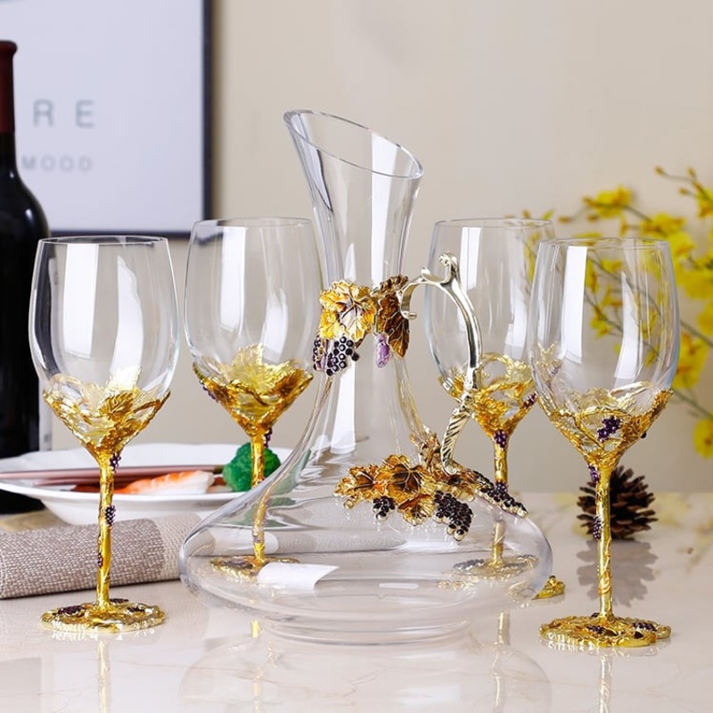 5-Piece Red Wine Glass Set Exquisite Vintage Decanter